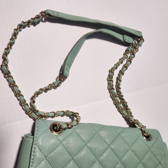 Forever 21 Quilted Mint Green Shoulder Bag with Gold Chain - Picture 8 of 16